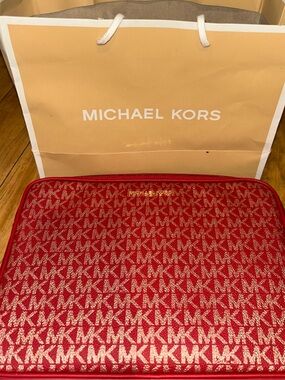 Michael Kors Jet Set Travel iPad Case